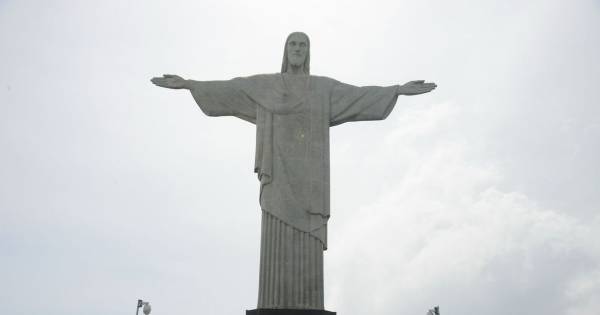 Cristo Redentor Será Iluminado De Vermelho - Milícia Da Imaculada